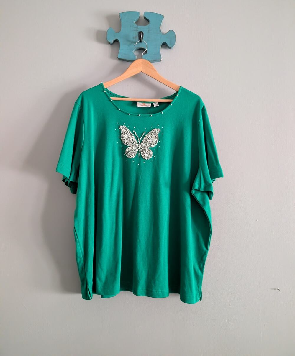 Quacker Factory 3X green knit beaded pearl butterfly top NWT